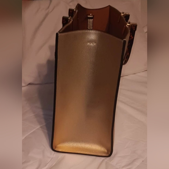 Fendi Sunshine Tote Gold - Picture 3 of 8